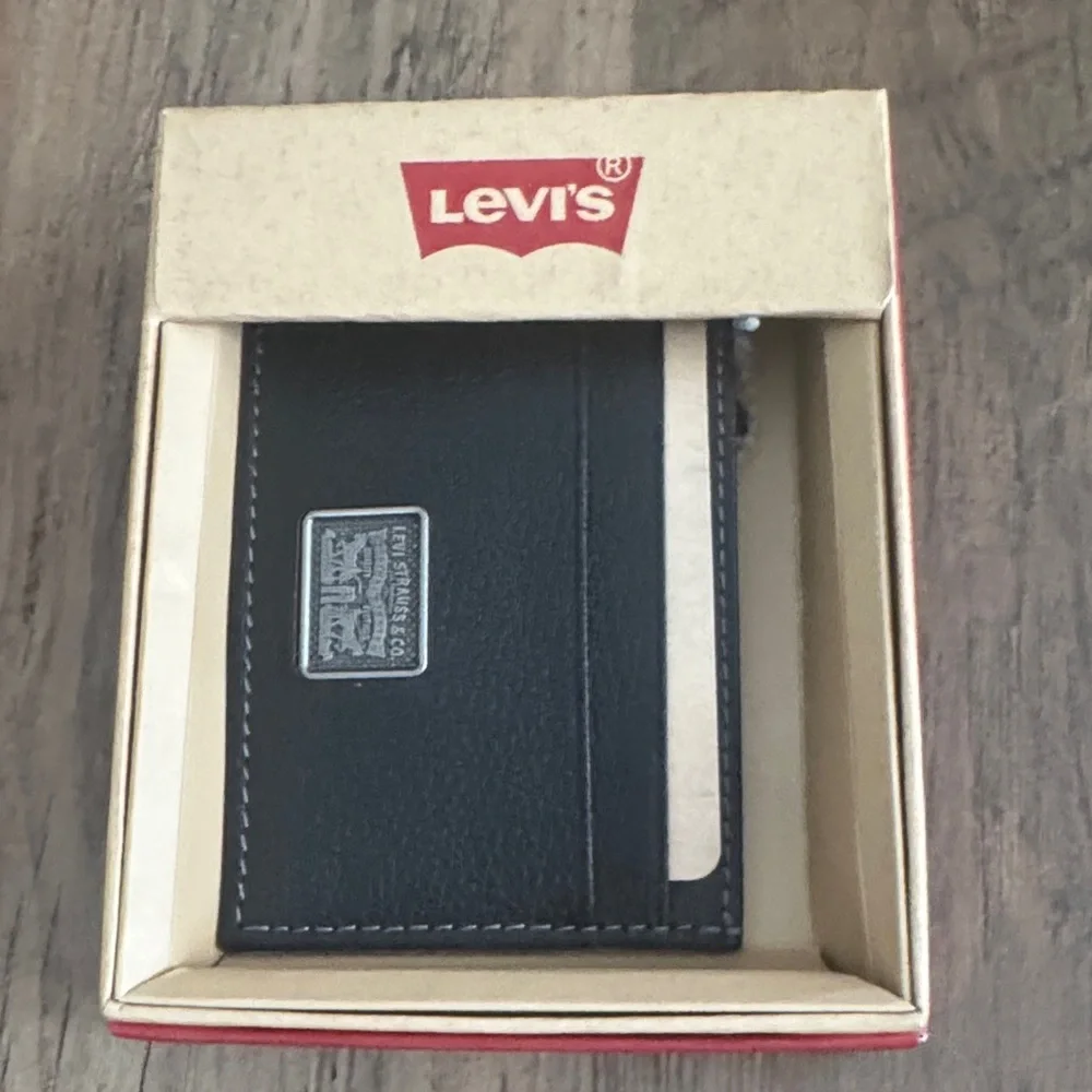 Levi's Black Leather Slim Card Sleeve with Silver Logo